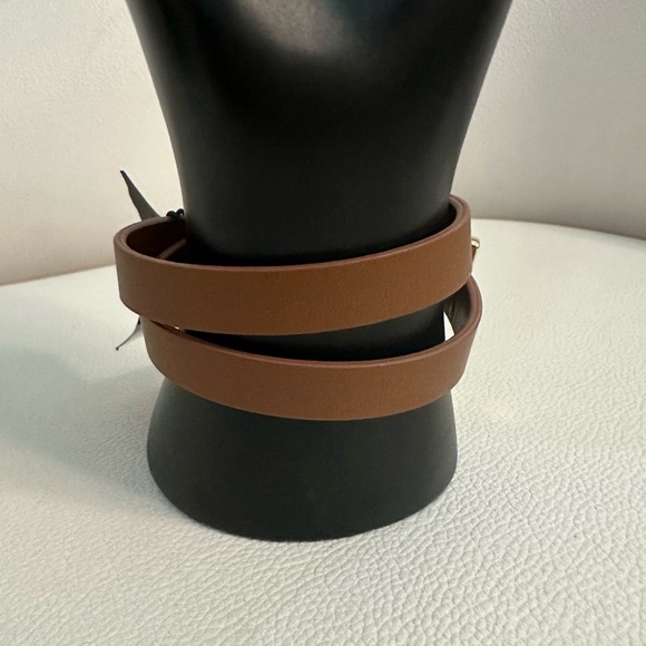 Leather Bracelet with Swarvoski crystals. NWT - Picture 4 of 6